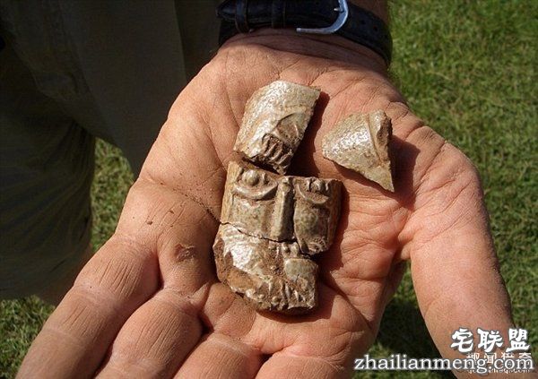 男子花光积蓄买地:竟意外发现中世纪古城