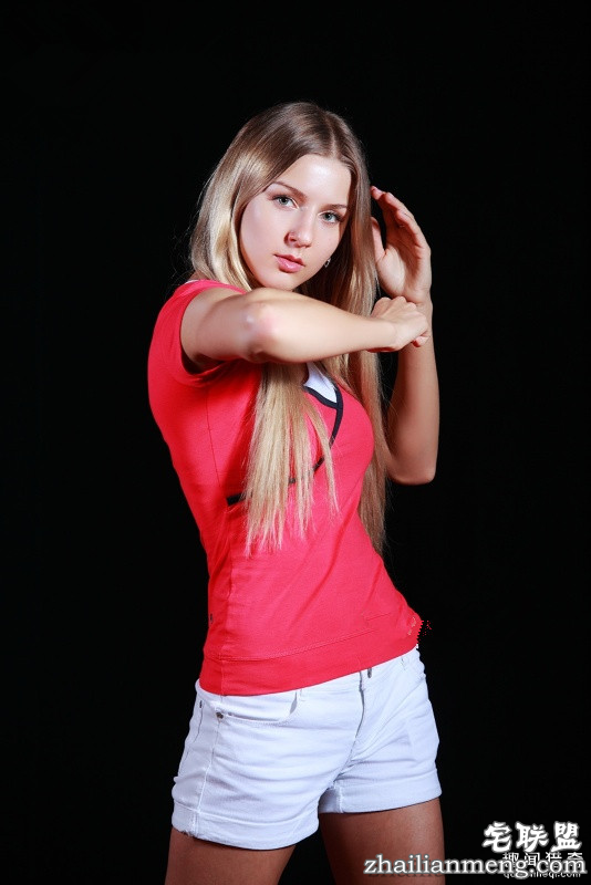 尤物!俄罗斯最美女拳王引围观:金刚芭比娃娃