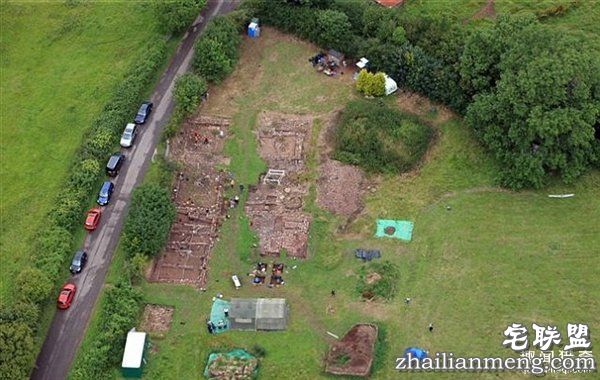 男子花光积蓄买地:竟意外发现中世纪古城