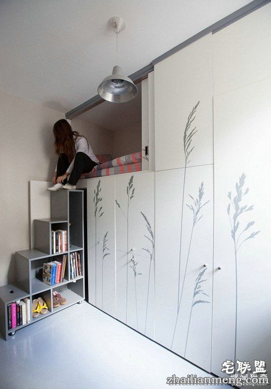 他把「2.42坪超小房子」改造成最强变形「功能爆表时尚公寓」,全部展开后空间大升级!