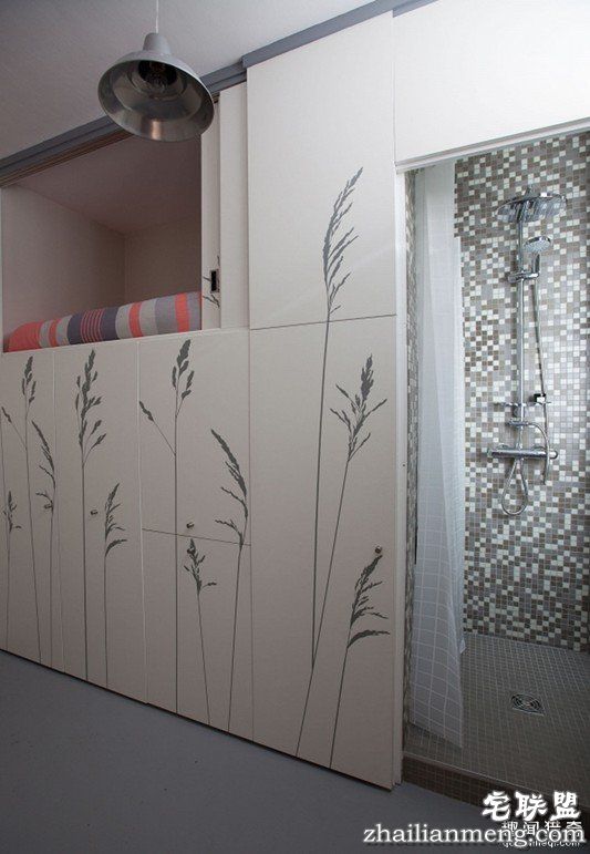 他把「2.42坪超小房子」改造成最强变形「功能爆表时尚公寓」,全部展开后空间大升级!