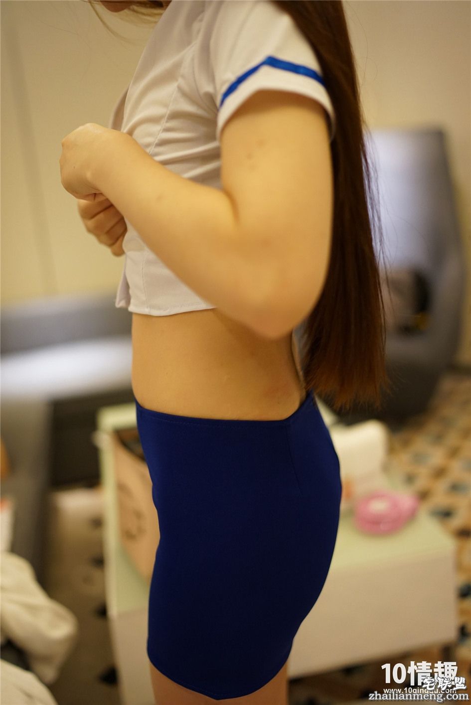 [ROSI写真] 长腿长发制服美女照片第6张