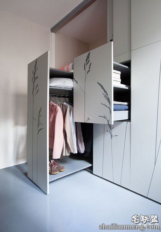 他把「2.42坪超小房子」改造成最强变形「功能爆表时尚公寓」,全部展开后空间大升级!