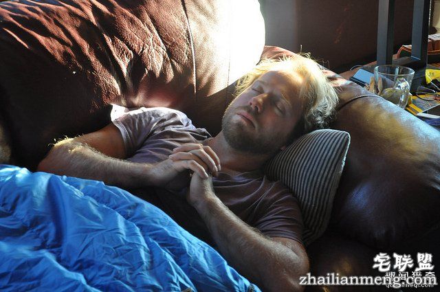 睡觉睡到一半「在不同时间醒来」背后都有重要意义。你如果在3 5AM醒来「那就恭喜你了」!