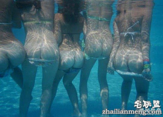 每日一雷:水手服 x 水下视角