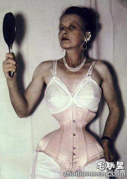 她压迫内脏挤出病态巴掌腰 只为满足老公特殊癖好