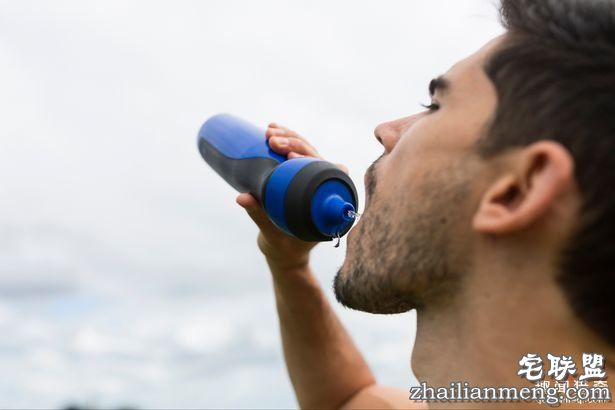 怎么知道自己有没有喝够水?「你下面的颜色」可以告诉你!