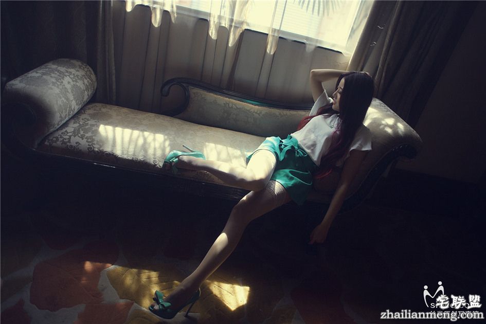 [丝尚写真] 美女美腿丝袜写真 NO.040第3张