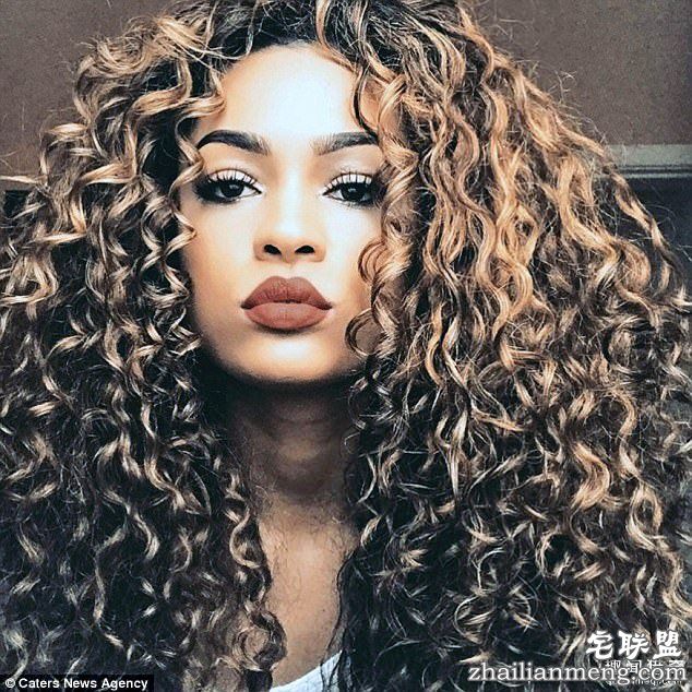 她说自己「因为长得太正」所以没男友,确实真的很漂亮!