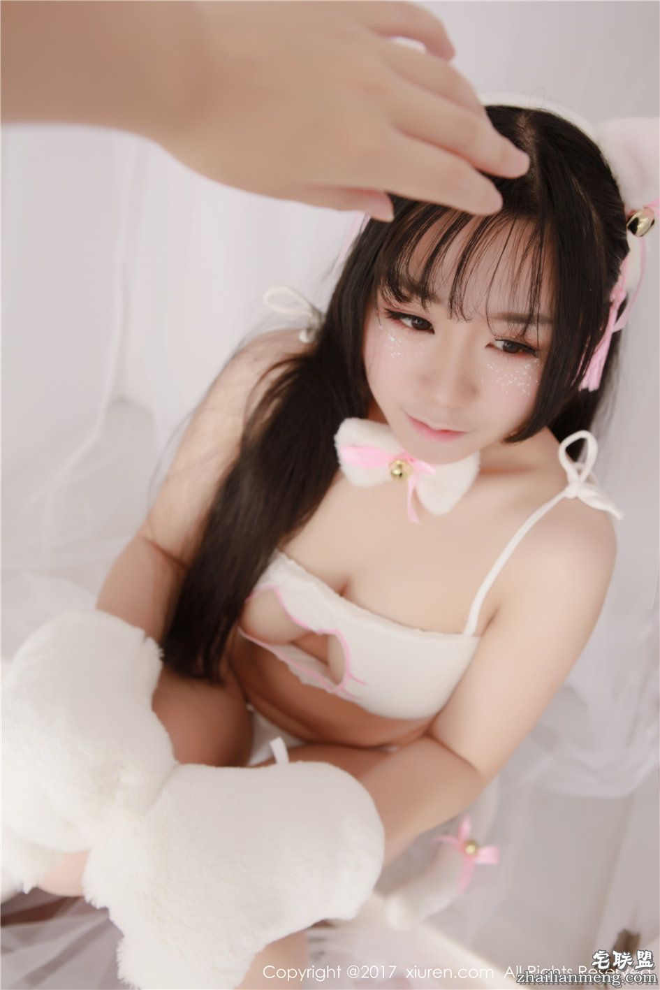 [秀人网] 小萝莉喵吃白菜的vi菜菜私房照 第687期第8张