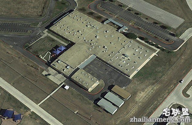 老师发现9岁女童「在学校看色片」想骂她,女童超委屈:「我只是想知道爸爸对我做了什么...」