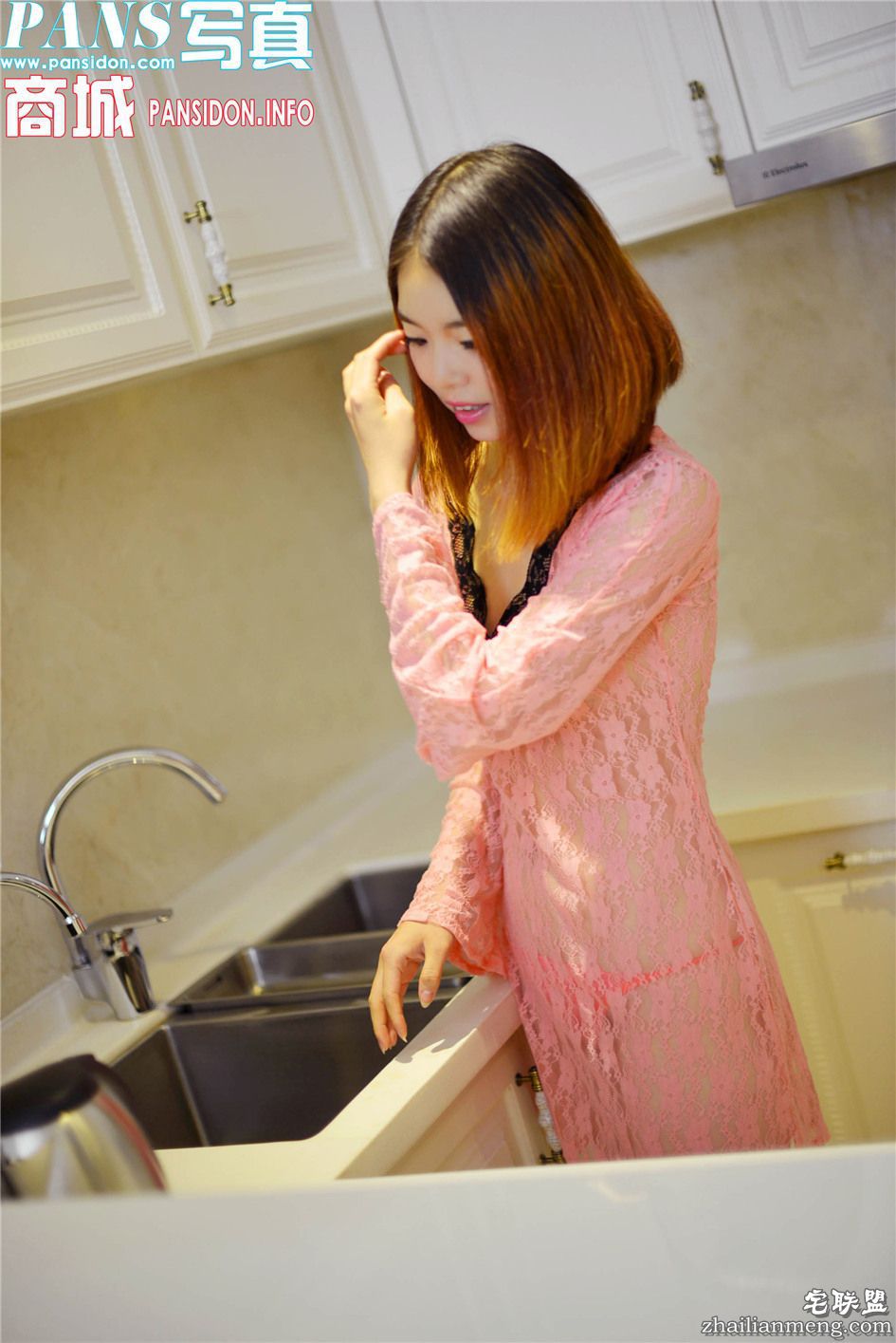 [PANS] <a href=/e/tags/?tagname=%E8%95%BE%E4%B8%9D target=_blank class=infotextkey>蕾丝</a>睡裙<a href=/e/tags/?tagname=%E7%BE%8E%E5%A5%B3 target=_blank class=infotextkey>美女</a>兰心厨房<a href=/e/tags/?tagname=%E5%86%99%E7%9C%9F target=_blank class=infotextkey>写真</a> 第741期第1张
