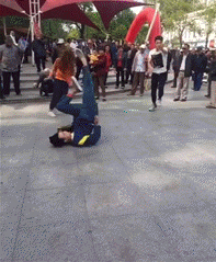 大叔，你这么玩，就是长十条舌头也不够用！