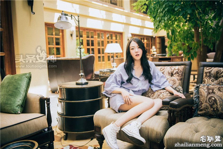 [头条女神] 高贵气质的女人丹丹户外大秀完美身材图片 第367期第2张