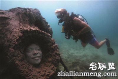 潜水员在海底发现神秘人脸,当场被吓坏!没想到真相让人感慨不已!