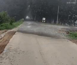 大叔，你这么玩，就是长十条舌头也不够用！