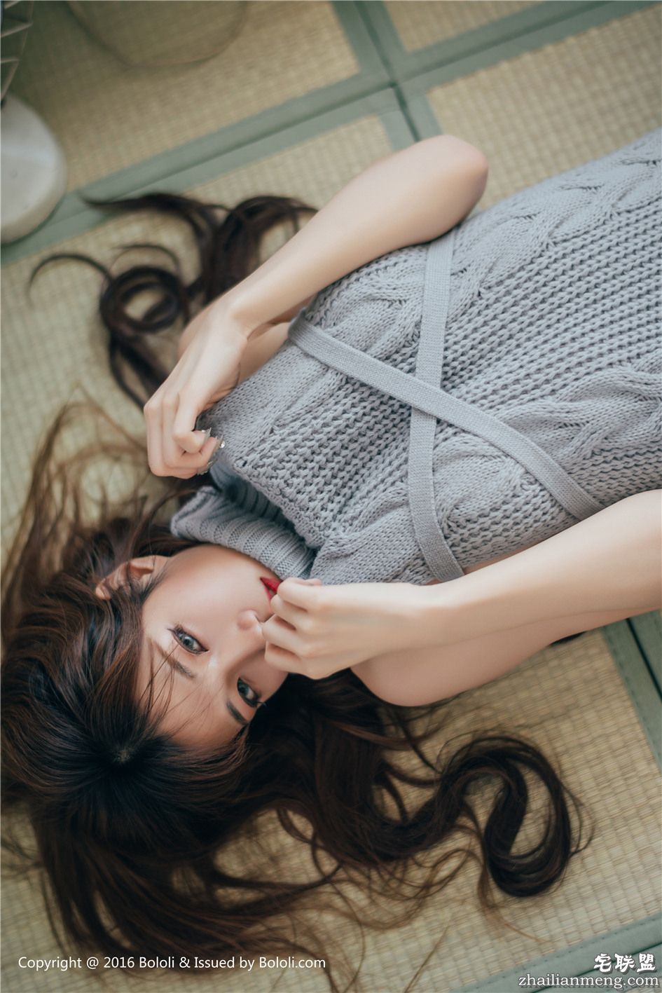 [波萝社] 美女kbora勾魂眼神美腿秀写真 VOL.137第2张