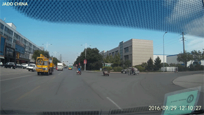 一口气喝了5斤水的结果