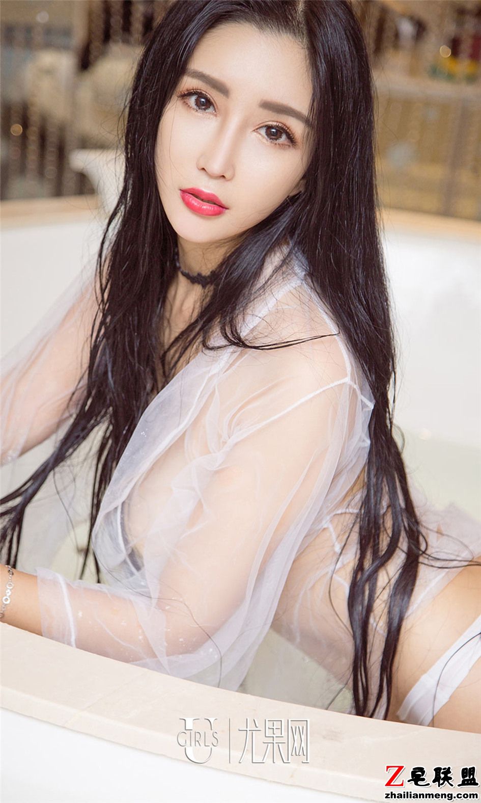 [尤果网] 大肥臀美妇艾霓莎丁字裤黑丝写真 第794期第4张