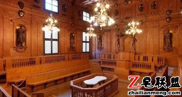 西方外科黑历史,理发师垄断手术只会放血,医生掘墓解剖练手速