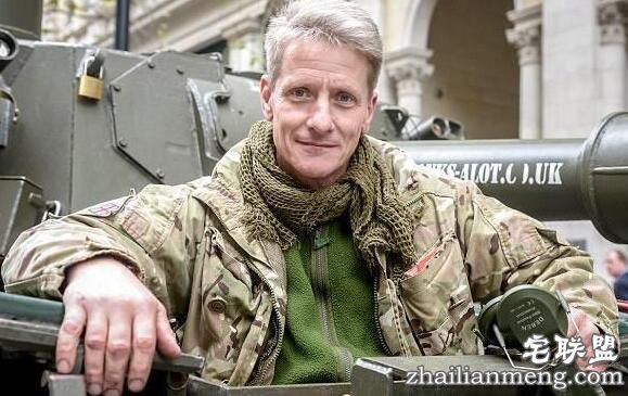 赚翻了!英国一男子网购旧坦克