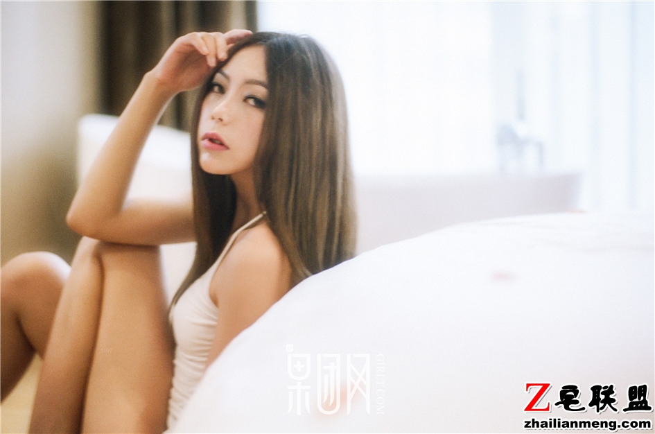 [Girlt果团网] 沐浴花瓣中的女子湿身图片 No.058第13张