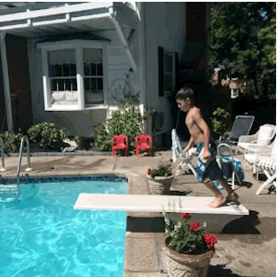 邪恶群交动态图 大巴车上干了丰满少妇