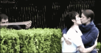 成人 美女被摸胸动态漫画