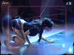 做嗳动感视频有声音的动态图 日本有几个人往美女阴道里注射东西