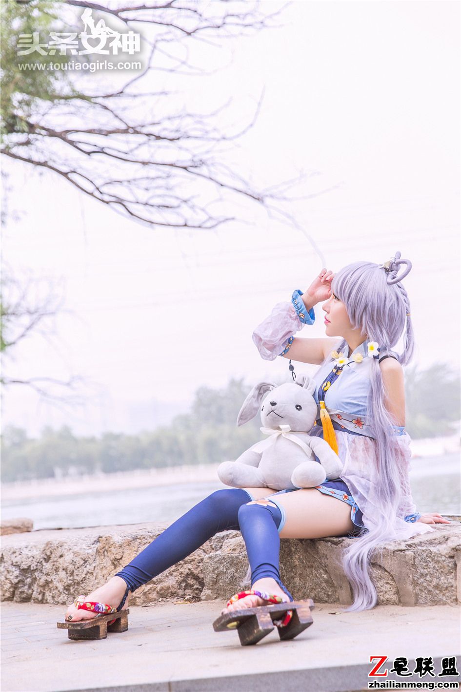 [头条女神] cosplay白发美女欣欣性感美臀写真 第422期第3张