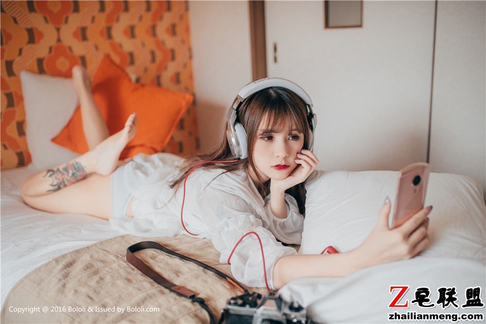 [波萝社] 晒纹身的j奶爆乳妹儿夏美酱魅惑写真 VOL.178第5张