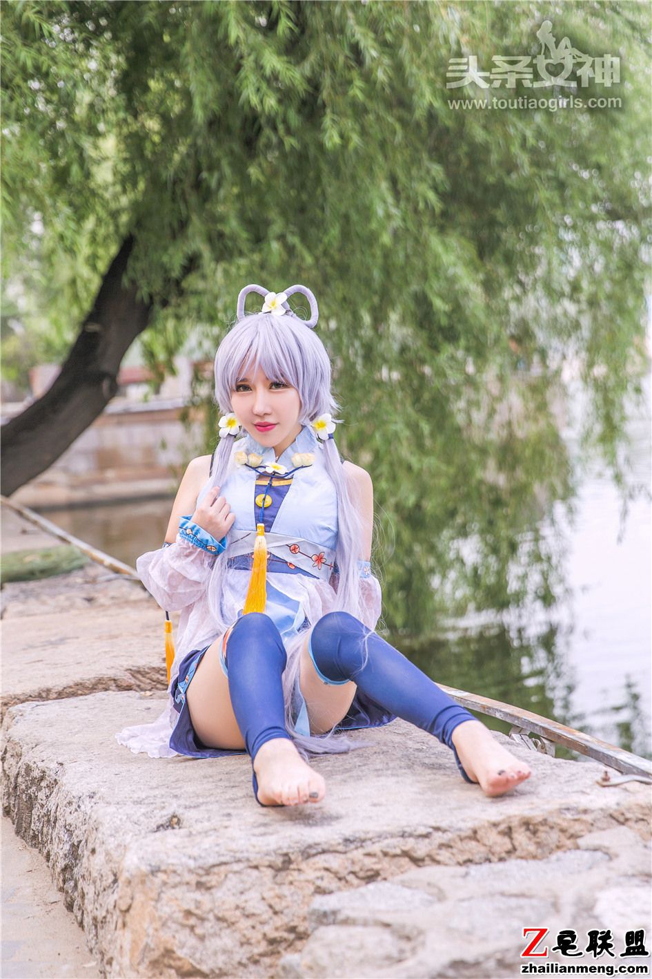 [头条女神] cosplay白发美女欣欣性感美臀写真 第422期第6张