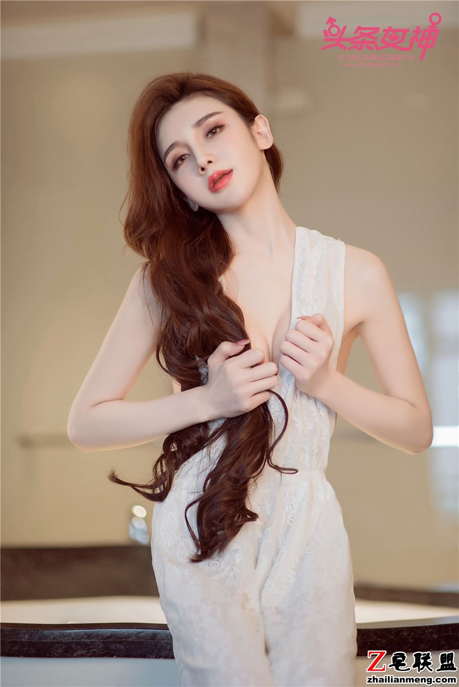 [头条女神] 东方气质美女阿依努尔瓦娅高清写真 第429期第10张