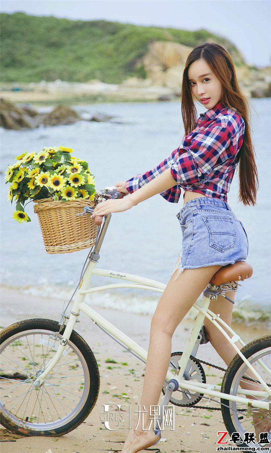 [尤果网] 摄影海边<a href=/e/tags/?tagname=%E7%BE%8E%E5%A5%B3 target=_blank class=infotextkey>美女</a>艾小青艺术<a href=/e/tags/?tagname=%E5%86%99%E7%9C%9F target=_blank class=infotextkey>写真</a>图片 第840期第1张