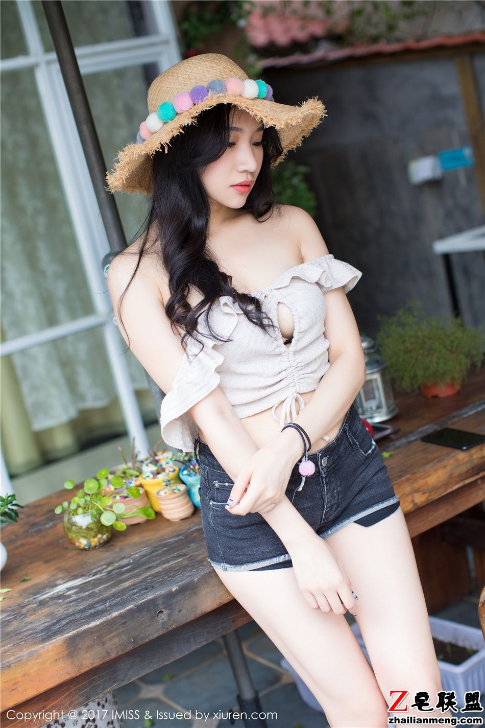 [爱蜜社] 长腿牛仔热裤女小狐狸Sica高清旅拍<a href=/e/tags/?tagname=%E5%86%99%E7%9C%9F target=_blank class=infotextkey>写真</a> Vol.182第1张