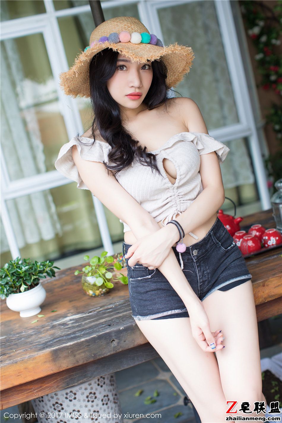 [爱蜜社] 长腿牛仔热裤女小狐狸Sica高清旅拍写真 Vol.182第2张