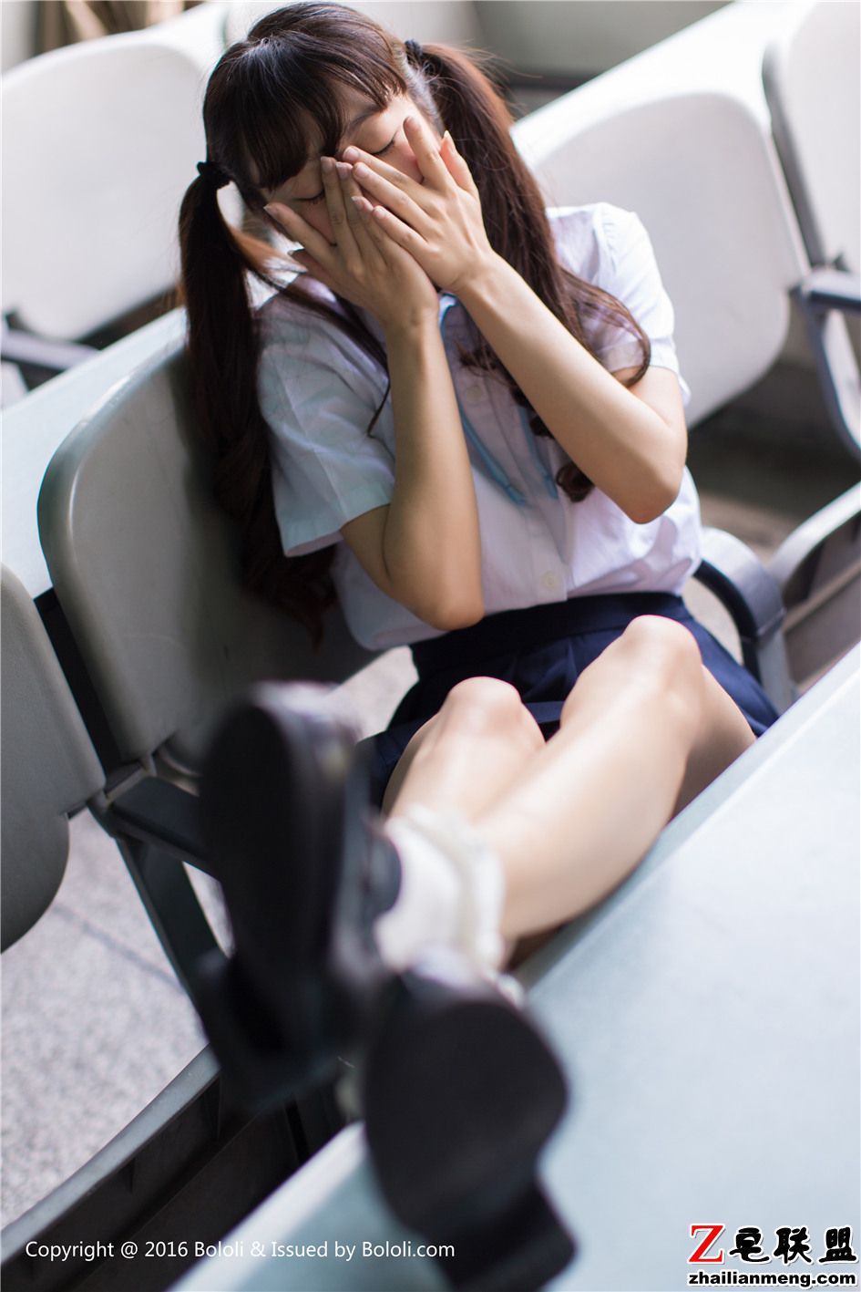 [波萝社] 纯情学妹SUKI短裙校服教室写真 VOL.171第11张