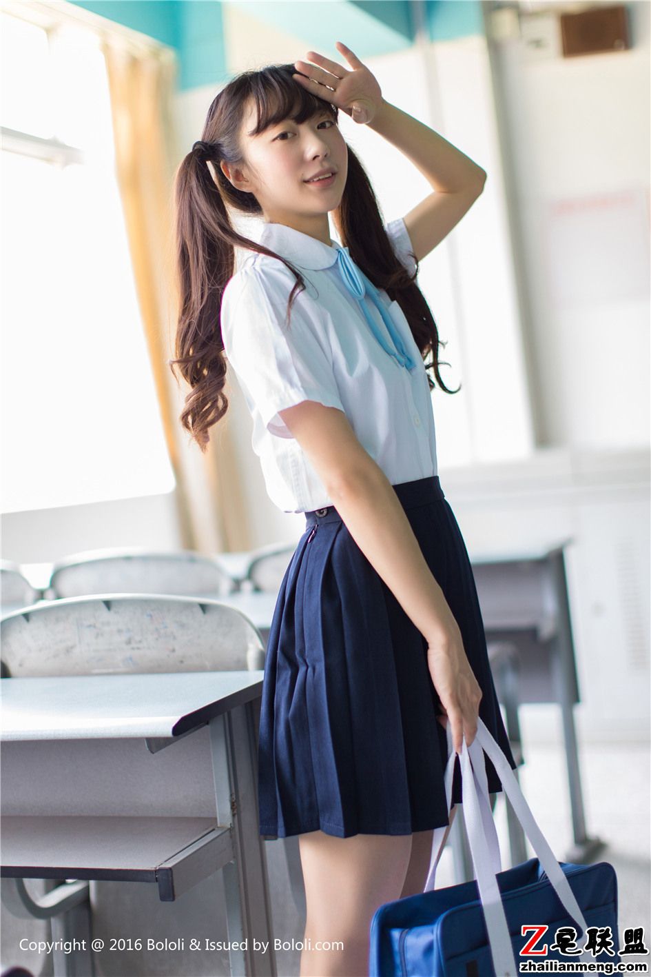 [波萝社] 纯情学妹SUKI短裙校服教室写真 VOL.171第4张