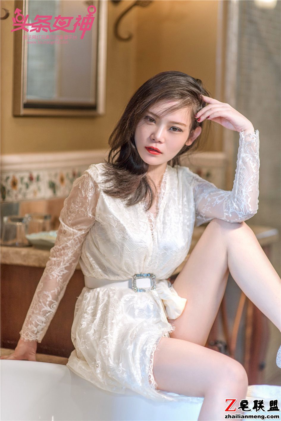 [头条<a href=/e/tags/?tagname=%E5%A5%B3%E7%A5%9E target=_blank class=infotextkey>女神</a>] 风韵<a href=/e/tags/?tagname=%E6%80%A7%E6%84%9F target=_blank class=infotextkey>性感</a>风骚少妇小美浴室爆乳照 第432期第1张