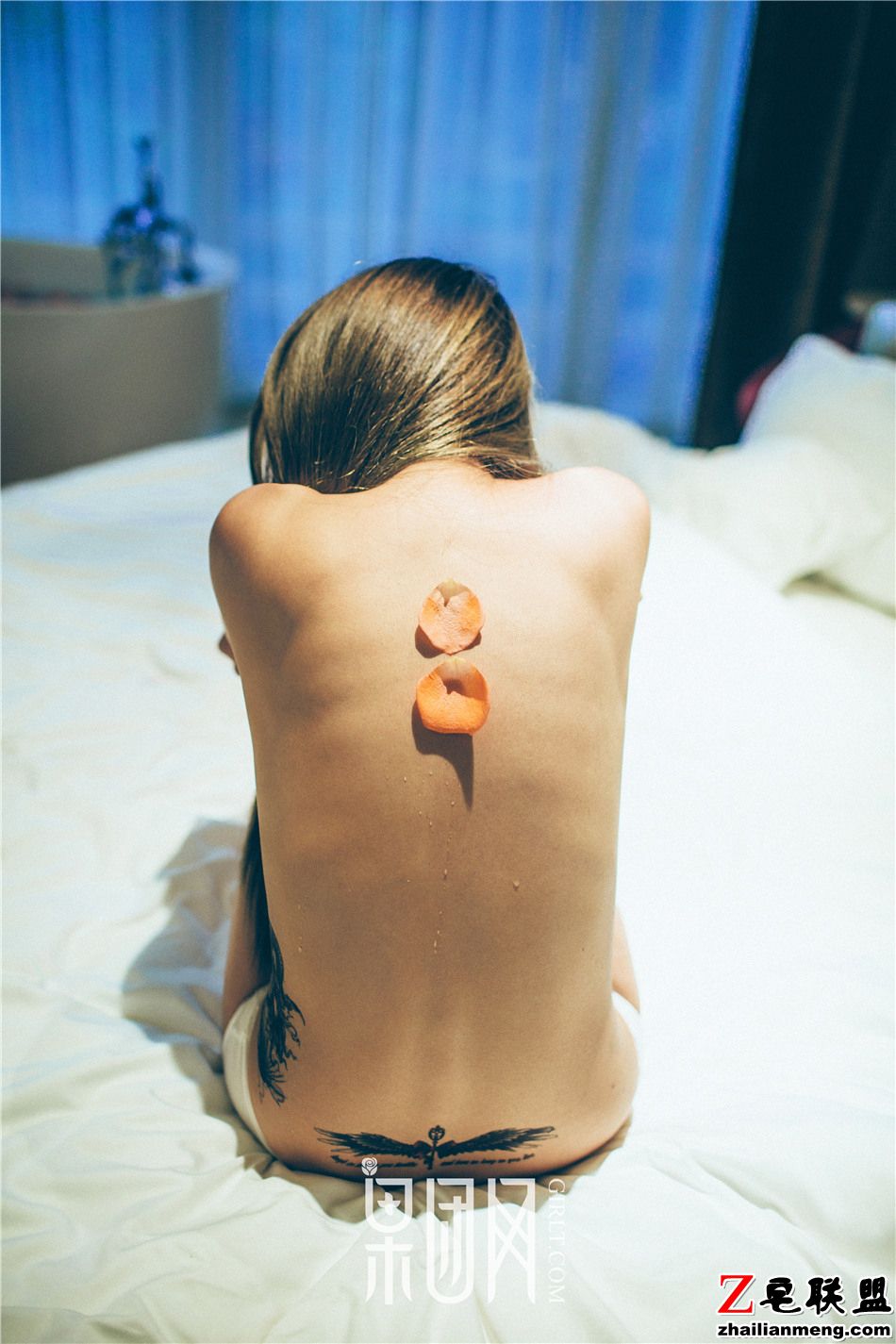 [Girlt果团网] 性感西西人体美女牛奶花瓣浴湿身诱惑 No.069第4张