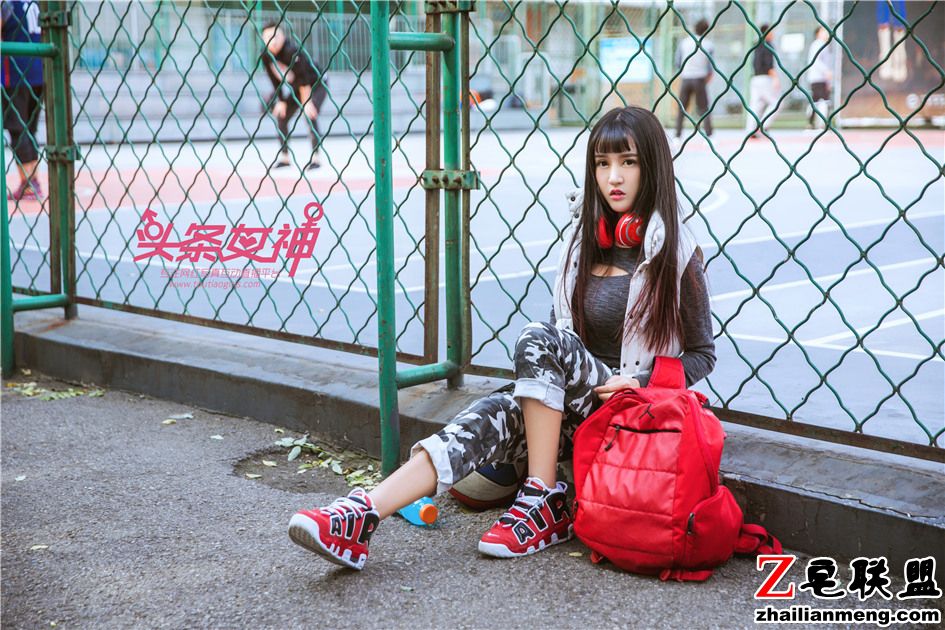 [头条<a href=/e/tags/?tagname=%E5%A5%B3%E7%A5%9E target=_blank class=infotextkey>女神</a>] 街拍爆乳辣妹大晗高清套图 第449期第1张