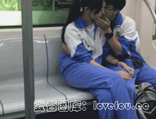 摸<a href=/e/tags/?tagname=%E5%B7%A8%E4%B9%B3 target=_blank class=infotextkey>巨乳</a>邪恶动态图出处 吸奶gif邪恶动态图片