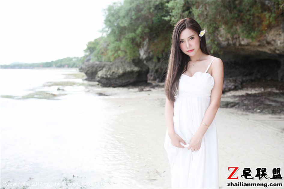 [美媛馆] 身材火辣的比基尼女郎绮里ula海边写真 Vol.297第4张