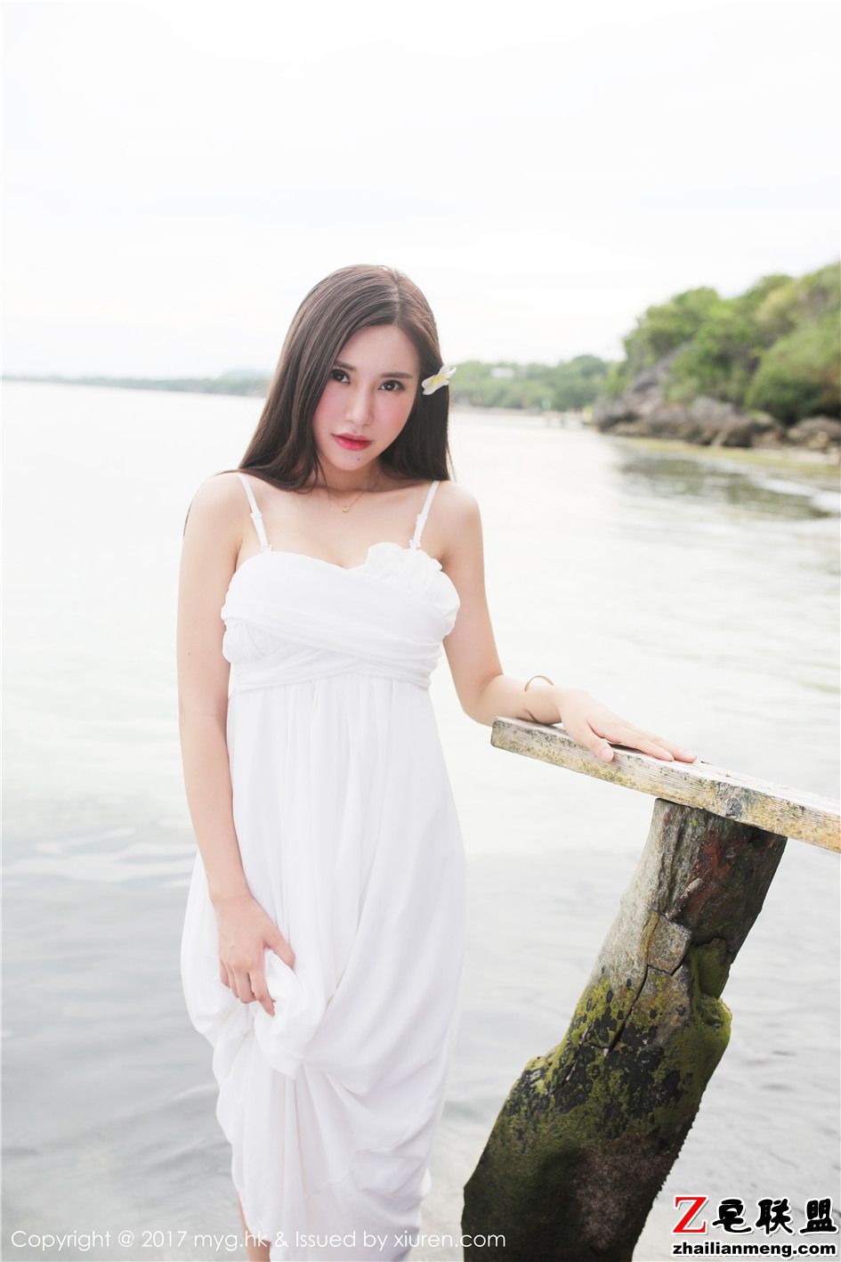 [美媛馆] 身材火辣的比基尼女郎绮里ula海边写真 Vol.297第2张