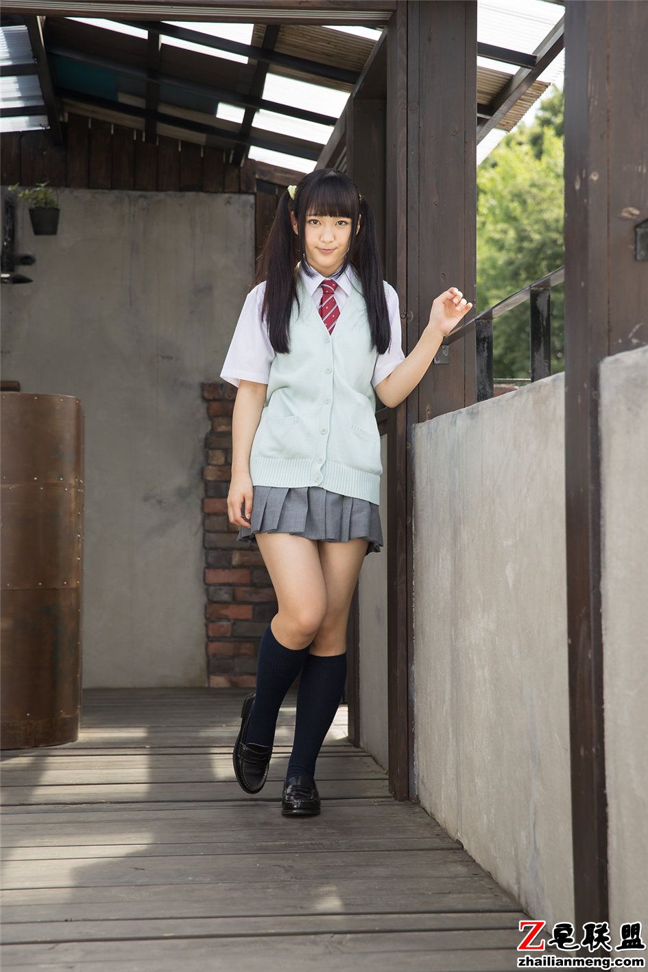 Minisuka.tv 可爱日本<a href=/e/tags/?tagname=%E7%BE%8E%E5%A5%B3 target=_blank class=infotextkey>美女</a>高梨あい校服<a href=/e/tags/?tagname=%E5%86%99%E7%9C%9F target=_blank class=infotextkey>写真</a>图片 NO.671第1张