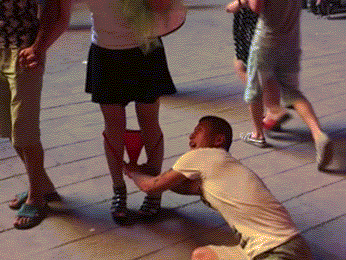 这个红内内是我给你买的，分手了请还我