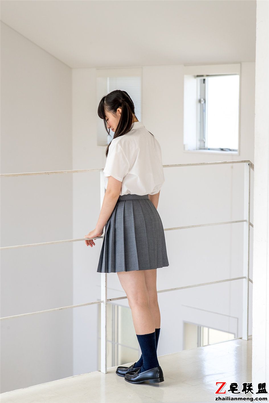 Minisuka.tv 超漂亮的日本美女河村みるく校服性感图片 NO.674第5张