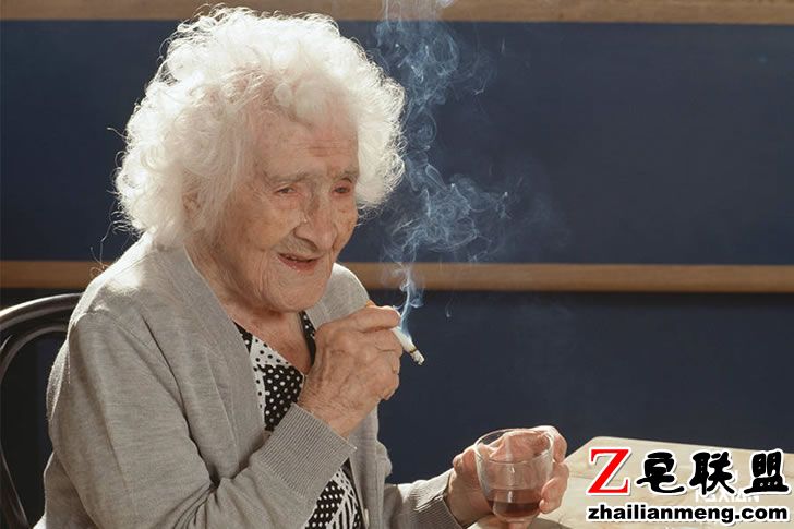 jeanne-calment-smoking.jpg