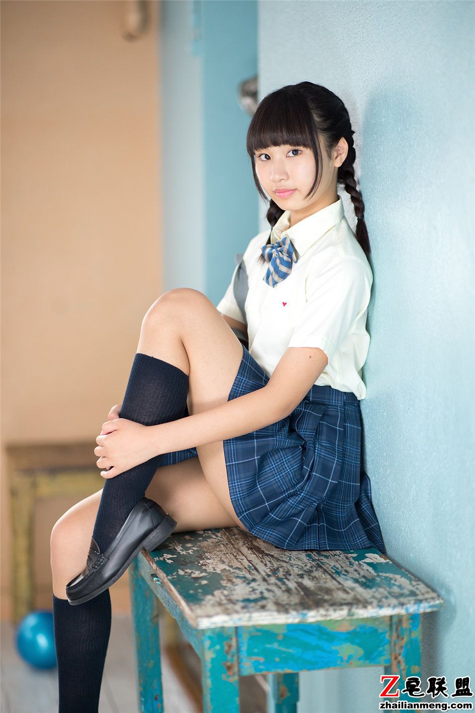 Minisuka.tv 日本美女宮丸くるみ校服内衣艺术写真图片 NO.672第6张