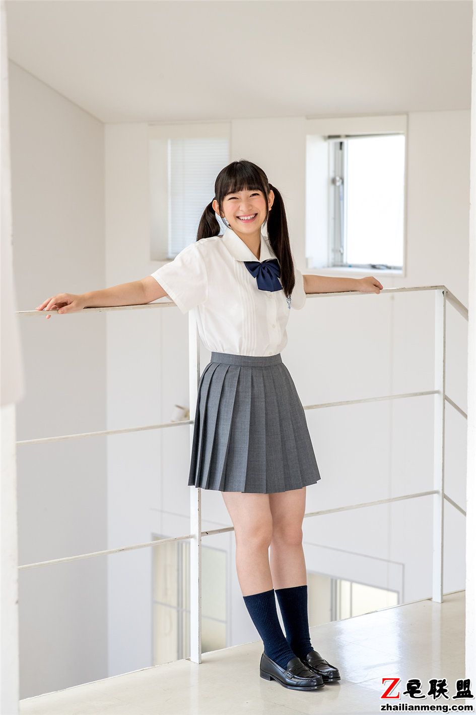 Minisuka.tv 超漂亮的<a href=/e/tags/?tagname=%E6%97%A5%E6%9C%AC%E7%BE%8E%E5%A5%B3 target=_blank class=infotextkey>日本美女</a>河村みるく校服性感图片 NO.674第2张